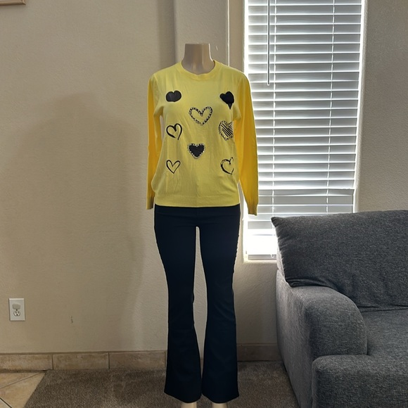 Sweater💛 - Picture 3 of 6